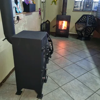 Closed combustion fireplaces