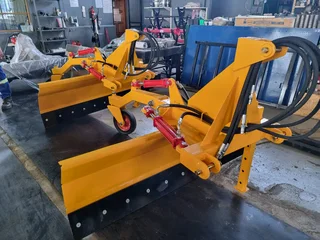 Hydraulic Graders/ Hydraulic scrapers