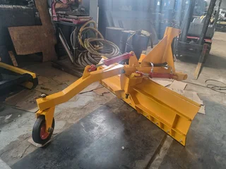 Skrapers/scrapers/hidroliese skrapers/Hydraulic graders/graders