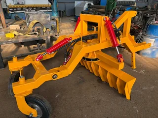 Skrapers/scrapers/hidroliese skrapers/Hydraulic graders/graders