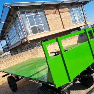 Tipper trailers/tip trailers/flatdeck trailers/trailers/agricultural trailers