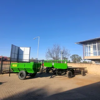 Tipper trailers/tip trailers/flatdeck trailers/trailers/agricultural trailers