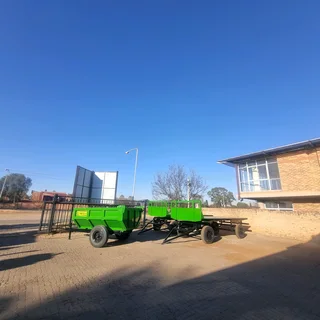 Tipper trailers/tip trailers/flatdeck trailers/trailers/agricultural trailers