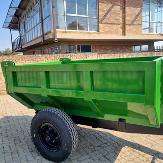 Flatdeck trailers/Tipper trailers/tip trailers
