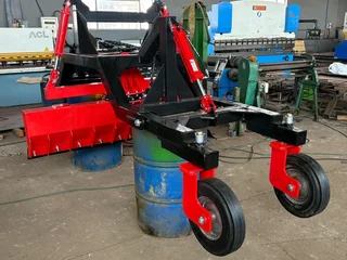 Hydraulic Tilting graders/Hydraulic Tilting scrapers/Hidroliese skrapers