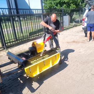 Grass cutters/ slashers/bossieslaners/bossiekapper/snymasjiene/slasher