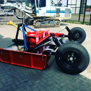 Slashers/Haymakers/Blower mowers/Graders/skrapers/Tip trailers/rippers