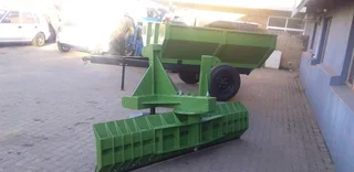3 punt skrapers/ mounted graders/scrapers