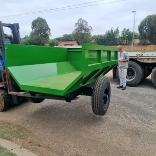 Tipper trailers