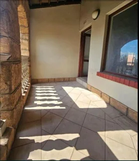 2 Bedroom Apartment to Rent in Morningside.