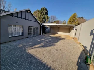 3 Bedroom House to Rent in Rivonia