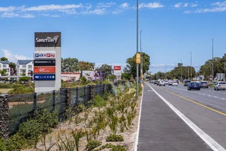 OFFICES TO RENT FROM AS LITTLE AS R7200/per MONTH excl. vat - Somerset West