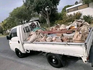 WE SPECIALISE IN REMOVALS AND DELIVERY SERVICE AROUND CAPE TOWN 24/7