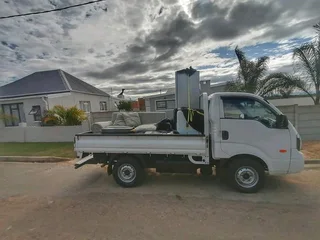 WE SPECIALISE IN REMOVALS AND DELIVERY SERVICE AROUND CAPE TOWN 24/7