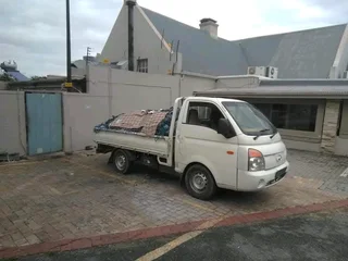 WE SPECIALISE IN REMOVALS AND DELIVERY SERVICE AROUND CAPE TOWN 24/7