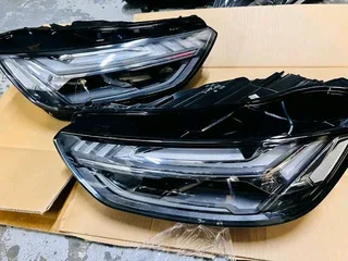 Audi Q5 headlight