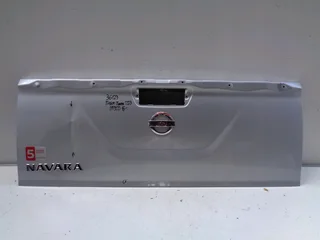 Nissan Navara tailgate