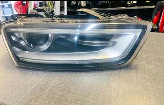 Audi Q3 headlight