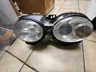 Jaguar X-Type headlight