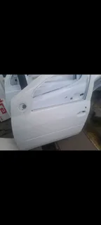 Nissan Mp200 door