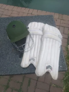 Junior Cricket halmet and pads