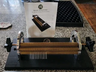 Read Pleaters- 24 Row Maxi with magnetic fabric feed rod