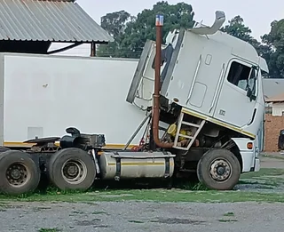 2009 Freightliner Argosy ISX530 Stripping for parts or sell as is