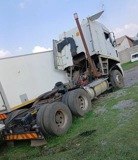 2009 Freightliner Argosy ISX530 Stripping for parts or sell as is