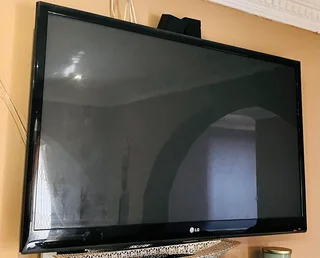 LG 42 inch TV - Good condition