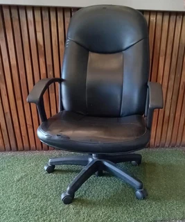 Black leather (soft touch) Office Chair Ref Stock No 3105 Price Only R250.00