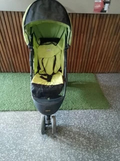 Chariot brand stroller Ref Stock No Zubeir2907 Price Only R 400 .00 stroll
