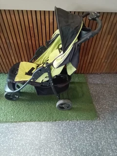 Chariot brand stroller Ref Stock No Zubeir2907 Price Only R 400 .00 stroll