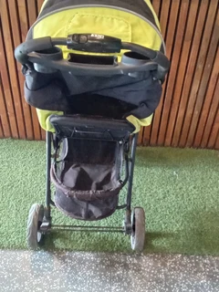 Chariot brand stroller Ref Stock No Zubeir2907 Price Only R 400 .00 stroll
