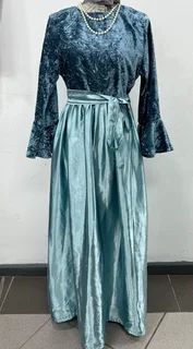 Evening Dress (medium)- Ref Stock No 4304 Now Selling For Only R100.00 Whatsapp No: 072 179 4070