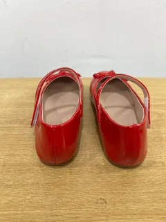 Red pump shoes ,size UK 2.5 - REF STOCK NO 4443 Now selling for only R120.00 Whatsapp No: 072 179 40