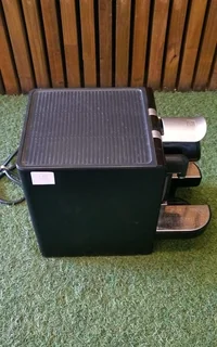 DeLonghi Coffee Machine Ref Stock No 3383 Price Only R 1000.00 Whatsapp No: 079 011 7918