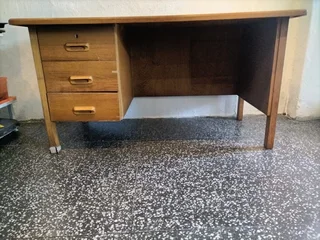 Study desk plus 3 drawers Ref Stock No 3403 Price Only R 400.00 Whatsapp No: 079 011 7918