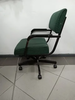 Office chair - REF STOCK NO 4103 Now selling for only R 250.00 Whatsapp No: 072 179 4070