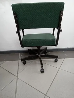 Office chair - REF STOCK NO 4103 Now selling for only R 250.00 Whatsapp No: 072 179 4070