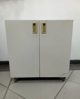 Metal Cabinet - Ref Stock No 4174 Now Selling For Only R150.00 Whatsapp No: 072 179 4070