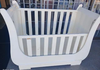 White Cot - Ref Stock No 2022 Now Selling For Only R750.00 Whatsapp No: 079 011 1136
