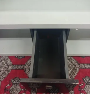 TV stand - REF STOCK NO 2023 Now selling for only R900.00 Whatsapp NO: 079 011 1136
