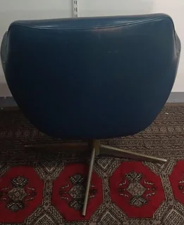 Blue Rotating Chair - REF STOCK NO 2032 Now selling for only R200.00 Whatsapp NO: 079 011 1136