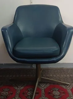 Blue Rotating Chair - REF STOCK NO 2032 Now selling for only R200.00 Whatsapp NO: 079 011 1136