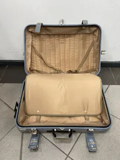Suitcase - Ref Stock No 4487 Now Selling For Only R 150.00 Whatsapp No: 072 179 4070
