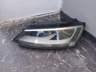 Jetta 6 headlight left
