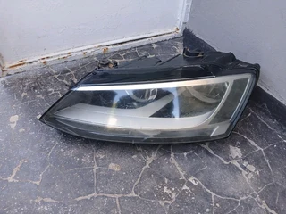 Jetta 6 headlight left