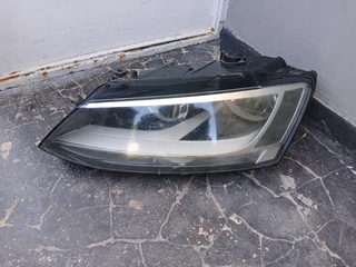 Jetta 6 headlight left