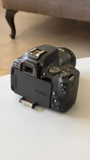 Canon EOS 250D Creator Bundle - Camera &#43; Tripod &#43; Capture Card