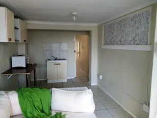 Modern 1-Bed Flat in Central Location – Perfect for Young Professional